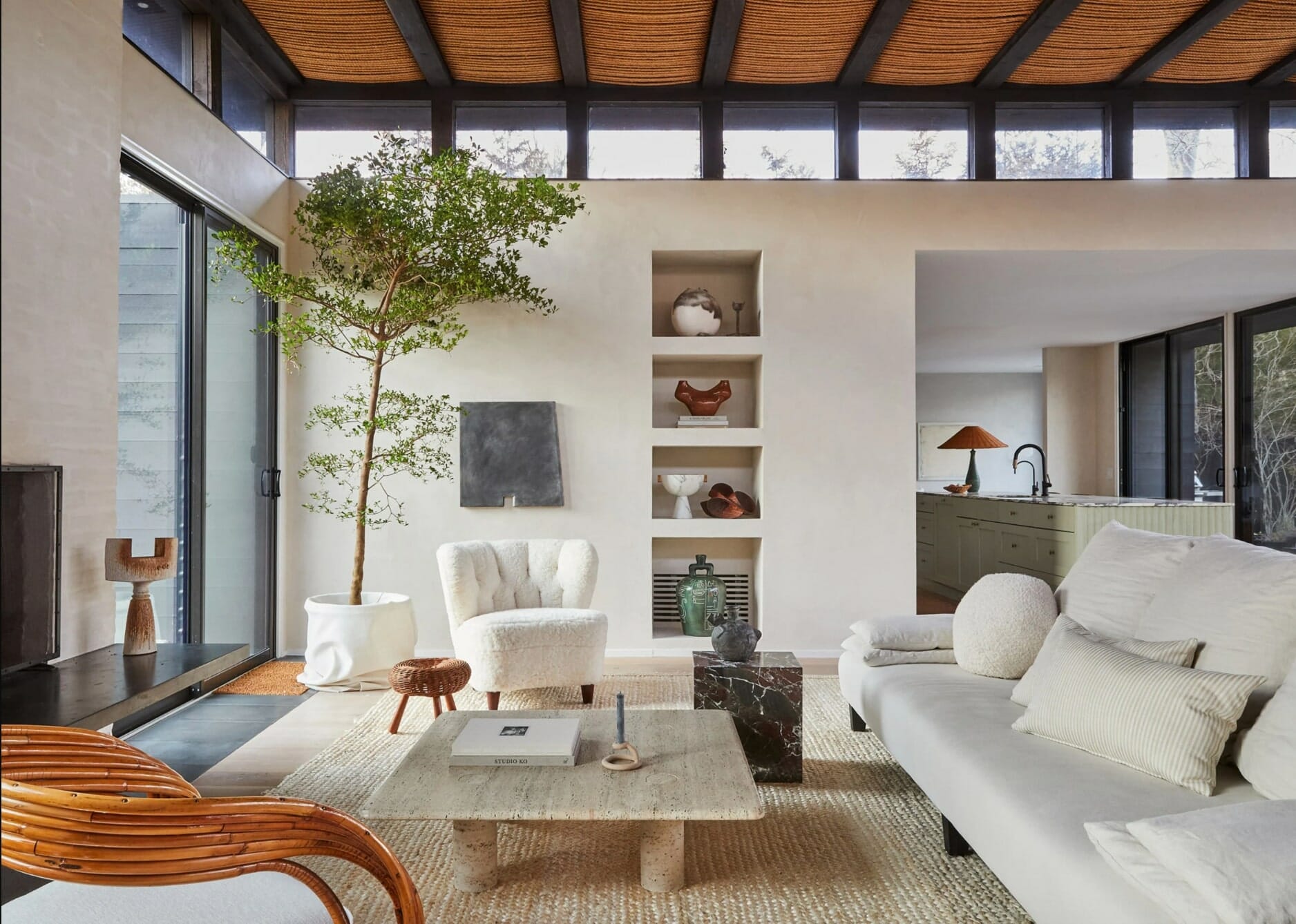 neutral-living-room-interior-design-trends-2022